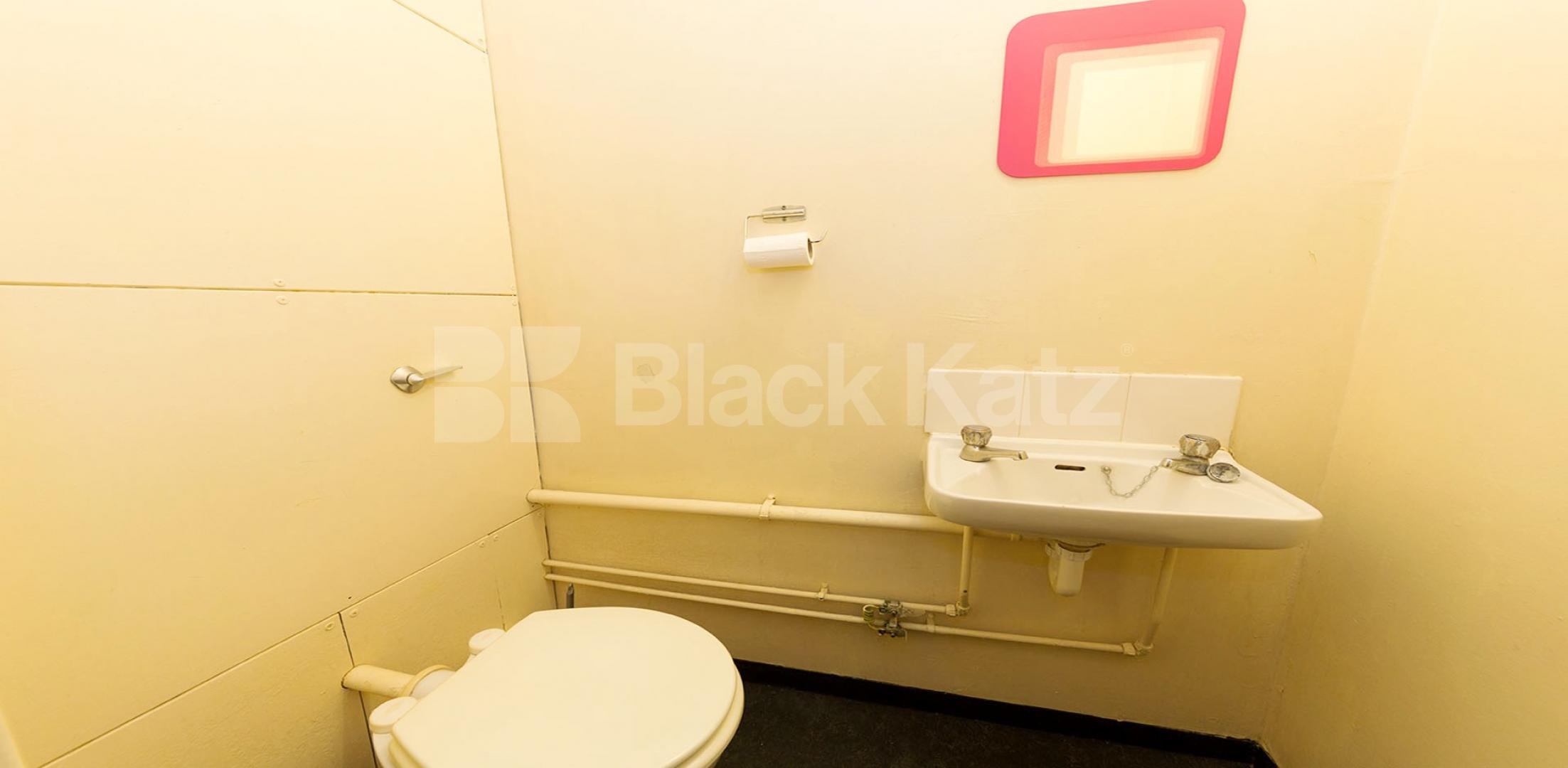 			NEW INSTRUCTION, 4 Bedroom, 1 bath, 1 reception Flat			 Testerton Walk, LATIMER ROAD